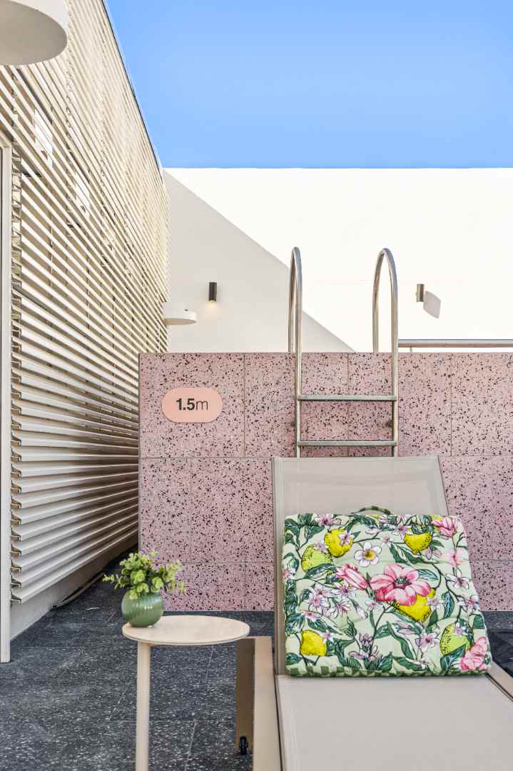 To Let 1 Bedroom Property for Rent in Sea Point Western Cape